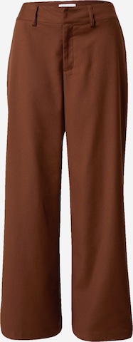 Wide Leg Pantalon à plis 'Dion' Bella x ABOUT YOU en marron : devant