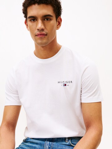 TOMMY HILFIGER - Camisa 'BRAND LOVE' em branco