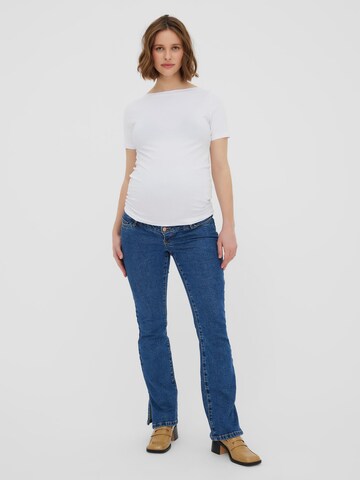 Vero Moda Maternity Rozkloszowany krój Jeansy 'Selma' w kolorze niebieski