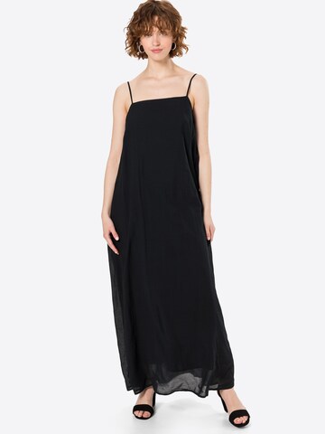 Robe 'Vikilina' minimum en noir : devant