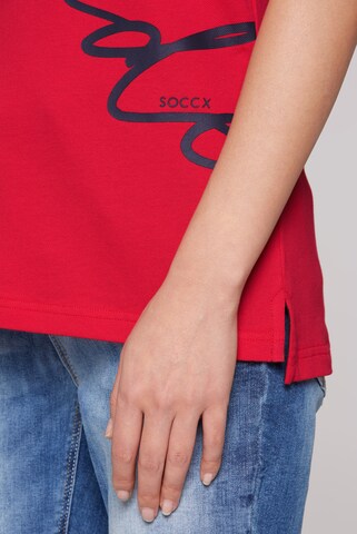 Soccx Pikee-Poloshirt mit Wording Print in Rot