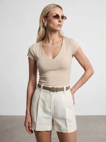 Dilvin Top in Beige: front