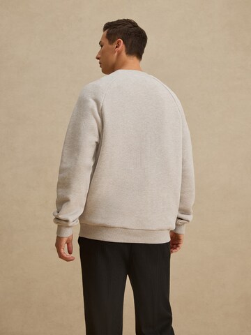 DAN FOX APPAREL - Sudadera 'Emin' en gris