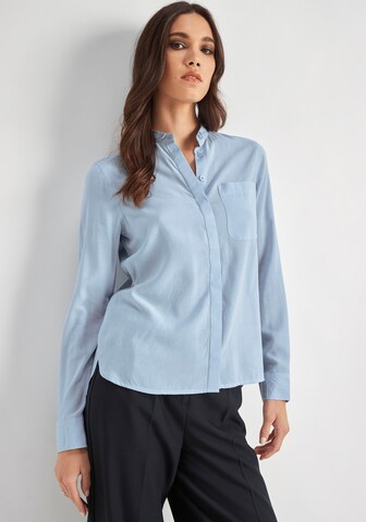 HECHTER PARIS Blouse in Blue: front