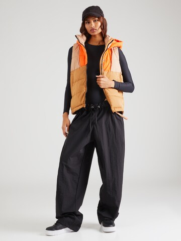 NÜMPH Vest 'NUTRISIA' in Brown