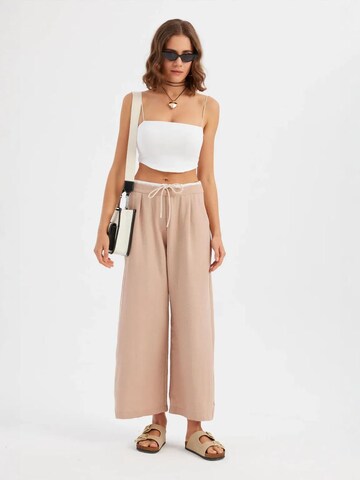 Hiccup Wide Leg Hose in Beige