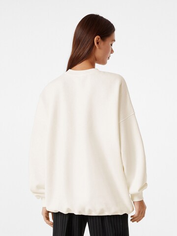 Sweat-shirt Bershka en blanc