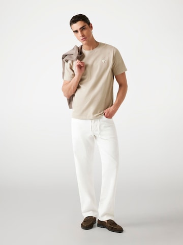 GUESS T-Shirt in Beige