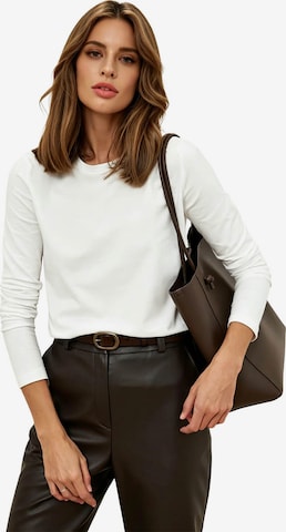 KoJooin Shirt in White: front