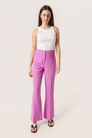 SOAKED IN LUXURY Flared Pants 'Corinne' in Pink
