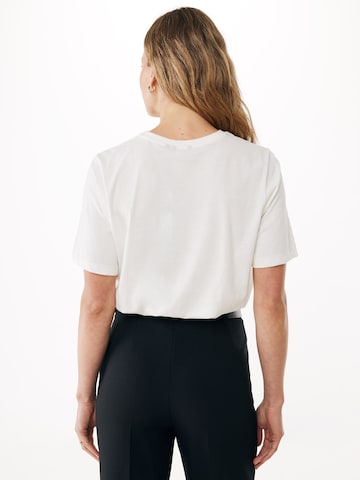 Tricou de la MEXX pe bej