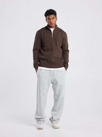 America Today Sweater in Brown