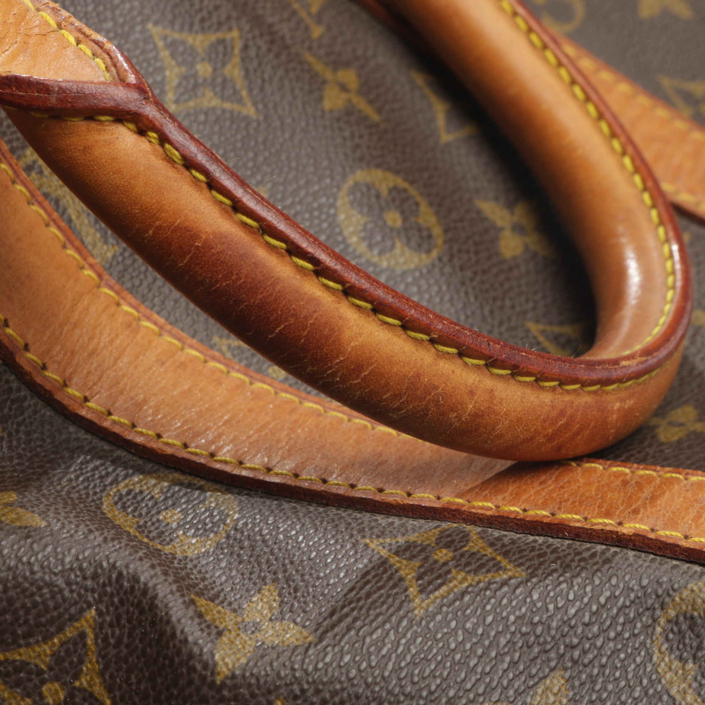 Louis Vuitton Bag in One size in Brown