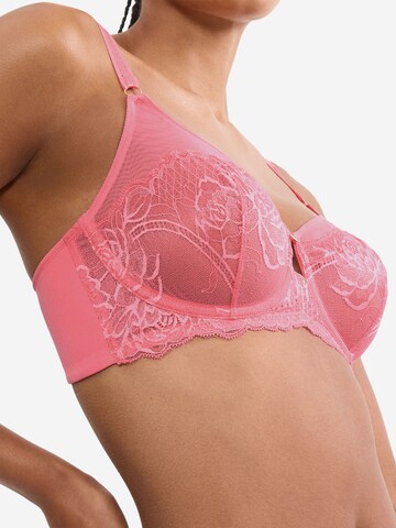 TRIUMPH T-shirt BH ' Wild Peony Florale ' in Roze