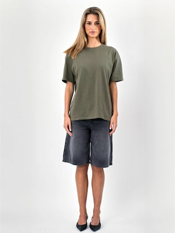TEESHOPPEN Top ' Heavy ' in Green
