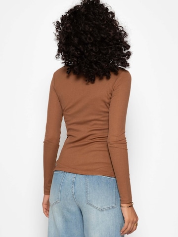 SASSYCLASSY - Camiseta en marrón