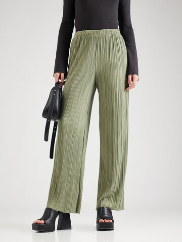 VILA Loose fit Trousers in Green: front