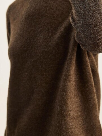 Bianco Lucci - Pullover em castanho