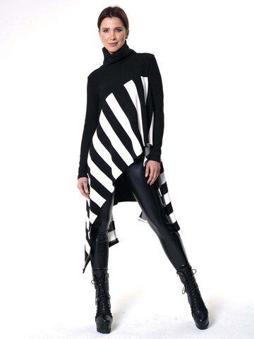 Metamorphoza Tunic in Black: front