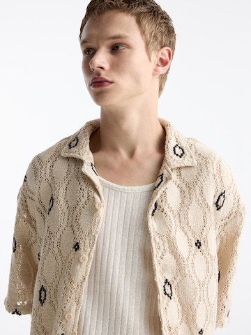 Pull&Bear Comfort Fit Skjorta i beige