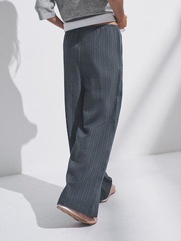 The Set Regular Hose in Grau