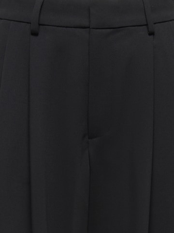Wide leg Pantaloni con pieghe 'ONLSONJA' di ONLY in nero