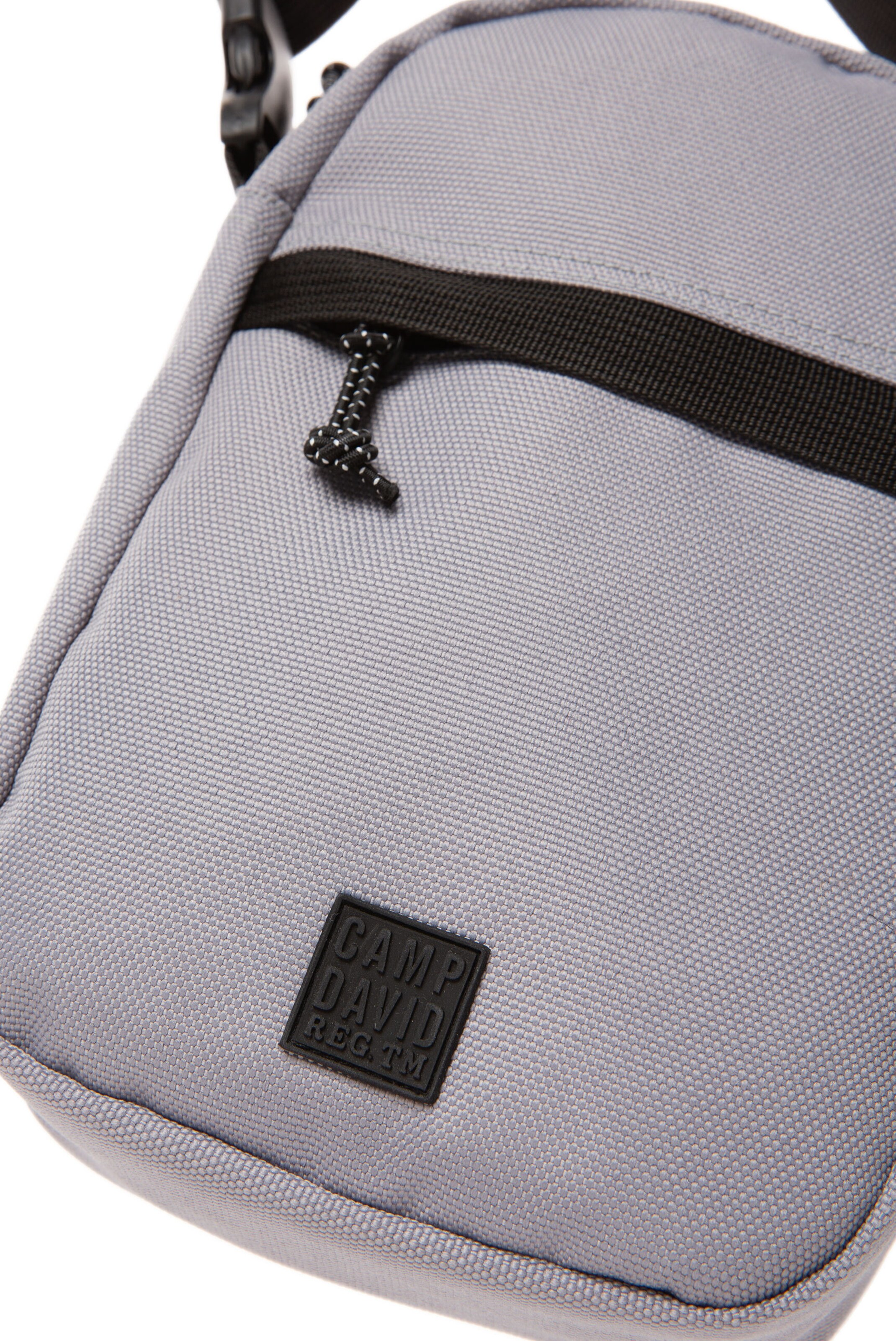 CAMP DAVID Leichte Crossbody Bag in Grau