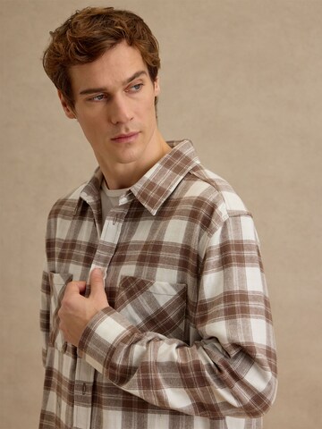 DAN FOX APPAREL Regular fit Button Up Shirt 'Mattes' in Brown