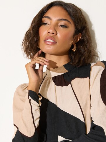 Rochie de la Friends Like These pe maro