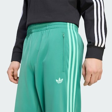 regular Pantaloni 'Firebird' di ADIDAS ORIGINALS in verde