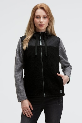 Soccx Vest in Black: front