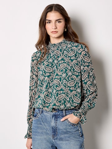 Apricot Blouse in Green: front