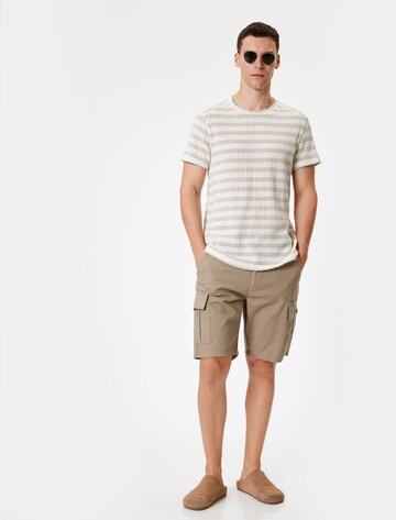 Koton Regular Shorts in Braun