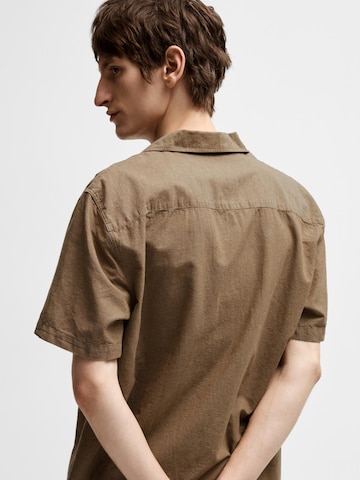 SELECTED HOMME Comfort fit Button Up Shirt in Brown