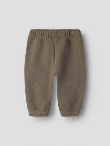 Lil'Atelier Tapered Παντελόνι 'NBNILONDON' σε καφέ