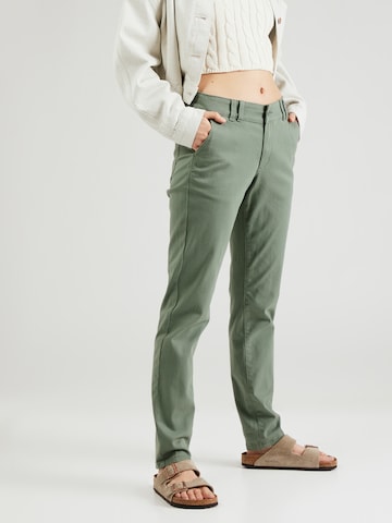 Coupe slim Pantalon QS en vert : devant