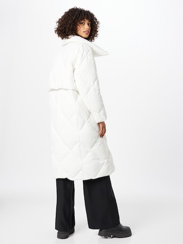 Calvin Klein Зимно палто в бежово