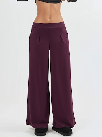Wide Leg Pantalon Busem en rouge : devant