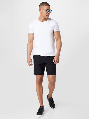 Matinique Regular Shorts 'Barton' in Schwarz