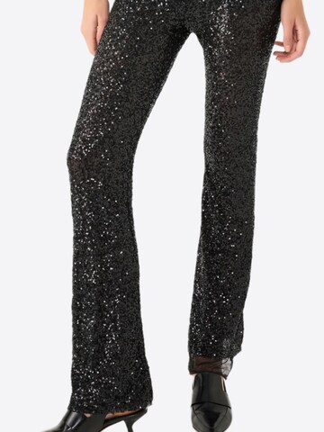 No Matter What Bootcut Hose in Schwarz