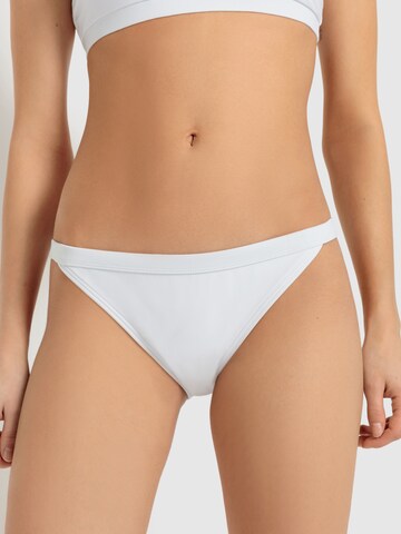 LSCN by LASCANA - Cueca biquíni 'Gina' em branco: frente