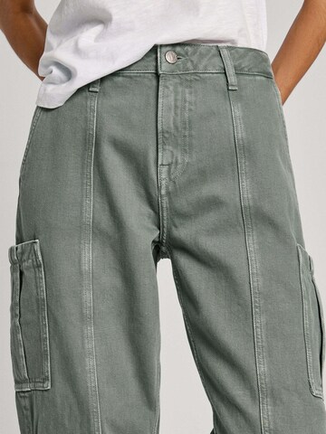 Pepe Jeans Loosefit Bundfaltenjeans in Grün