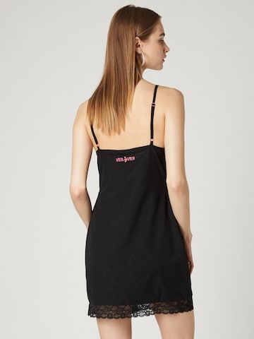 Robe 'Svenja' VIERVIER en noir