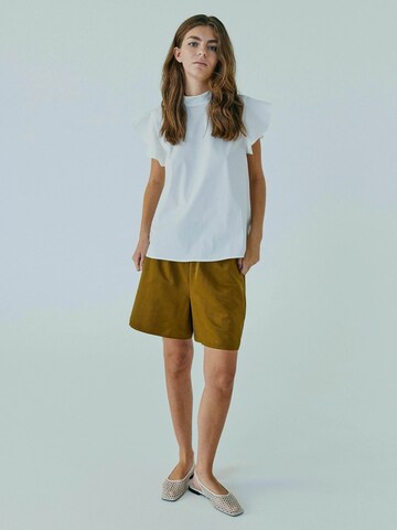 NORR Regular Shorts ' Talua ' in Braun: Vorderseite
