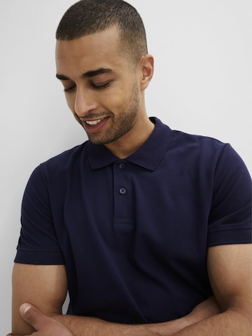 bonprix Poloshirt in Blau