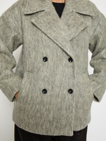 Cappotto invernale 'Clover' di minus in grigio