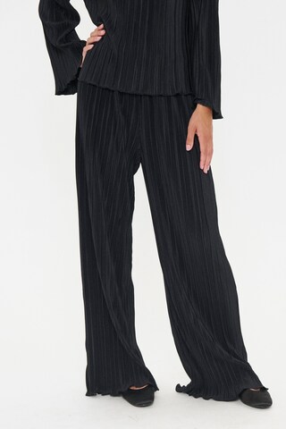 Wide Leg Pantalon 'ZuniSZ' SAINT TROPEZ en noir : devant