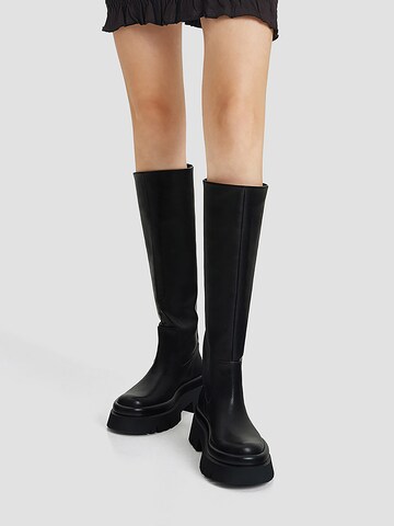 Pull&Bear Stiefel in Schwarz