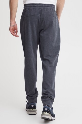 !Solid Tapered Pants 'Vinh' in Grey