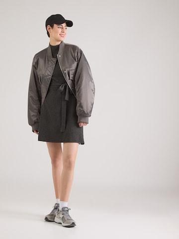 ABOUT YOU Kötött ruhák 'Fanny' - szürke